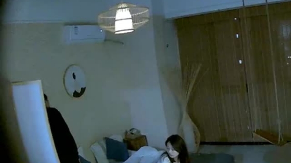 酒店偷拍实录：假日OL美女360度无死角全记录